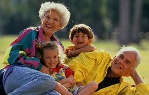 Ребенок с бабушкой: когда общение доставляет радость?