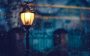 Притча о фонаре. Добрая история. Оригинальная версия: "Старый уличный фонарь". Автор: Ганс Кристиан Андерсон